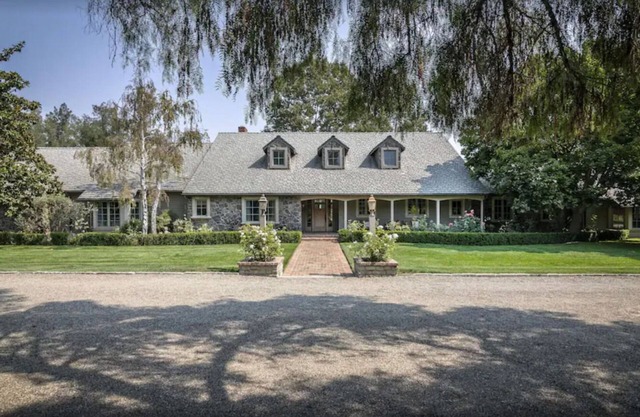 The Magnolia Manor : Picturesque French Wine Country Estate - Great Location!