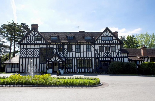 The Manor Elstree
