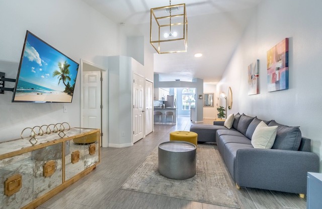 “THE MARILYN” BONITA BEACH LUXURY CONDO | A 5-STAR STAY JUST 1 MILE FROM OCEAN!