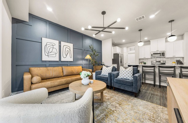 The Mark, B/CS - Luxurious 2BD/2BA condo 5 min from Downtown Bryan - New Listing