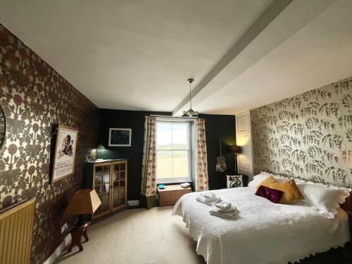 The Master Suite, Cotswolds Coaching Inn
