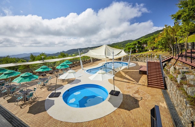 The Mauna Ocean Resort