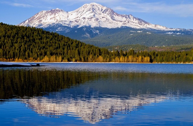 The McCloud Vacation Home on Mt. Shasta Sleeps 10+, Free Wifi