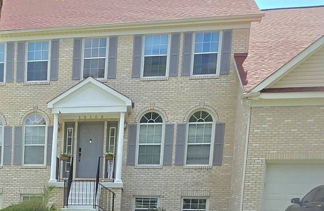The Mirror .nSpacious & Luxury 4-bedroom house in charming Upper Marlboro/DMV