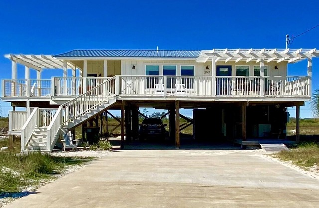 The name should read A Whole Lot of Heaven! 2/2 w/Gorgeous Gulf view! 1 PET.