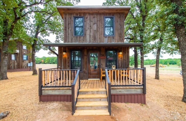 The Nuthatch Cabin (15 MIN to Magnolia & Baylor)