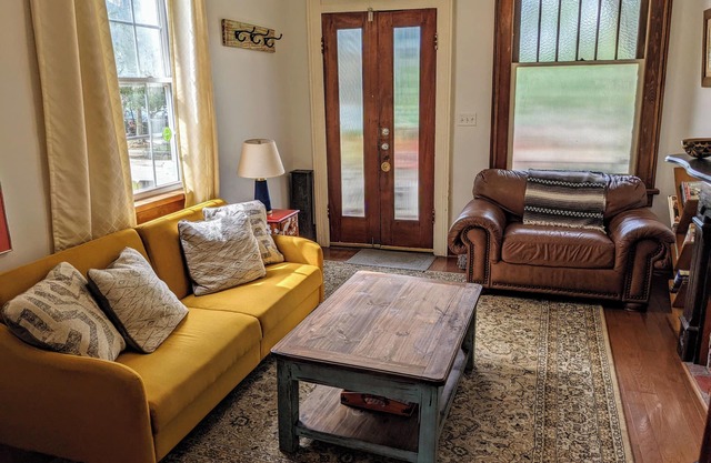 The Okra Inn Iberville-6BR, 3.5BA, Streetcar In Sight