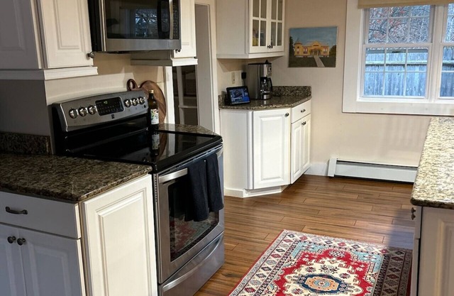 The Old Avon 1800 Manor