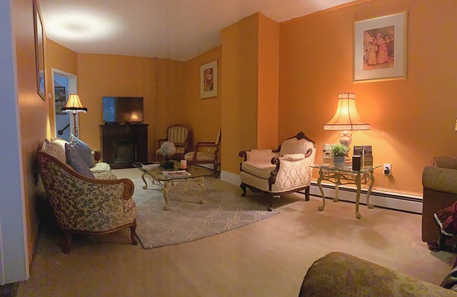 THE OLD JAIL HIDEAWAY AT JIM THORPE, P.A. - PRIVATE PARKING