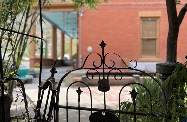 The Oliver House - Adults Only