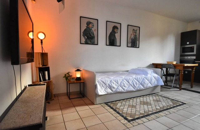 The Other Side - Studio Apartment