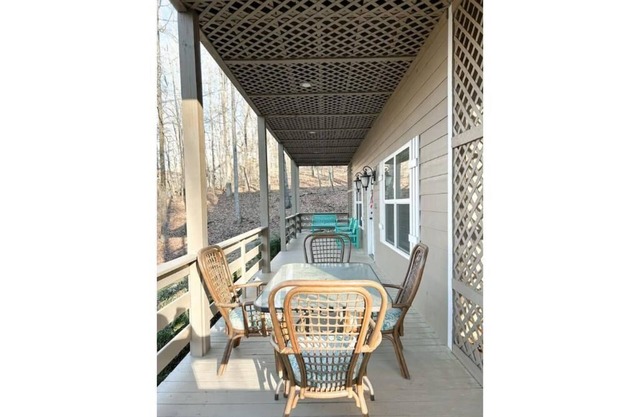 The Owls Nest, 5 bdrm Cabin at Pickwick Lake