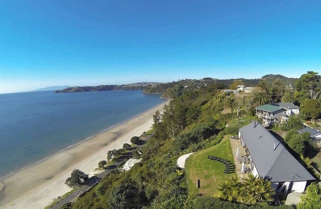The Pah | Stay Waiheke