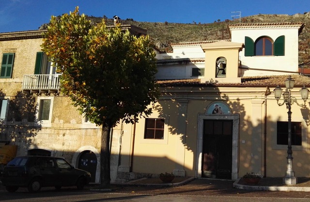 THE PALACE IN THE SQUARE
