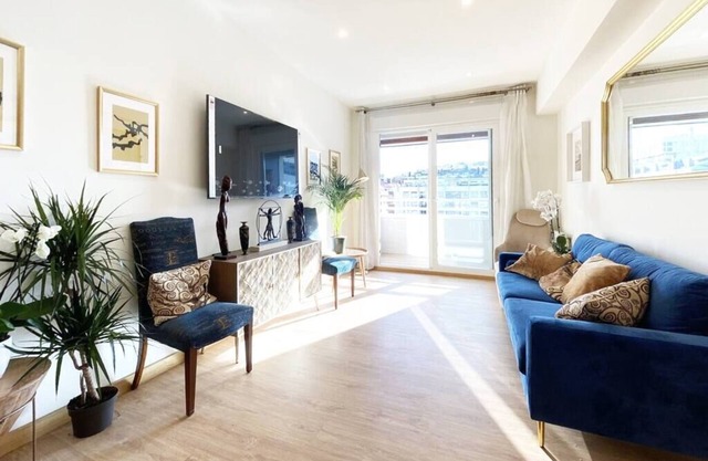 The Paradise: Luxurious flat, parking, jacuzzi, terrace, new