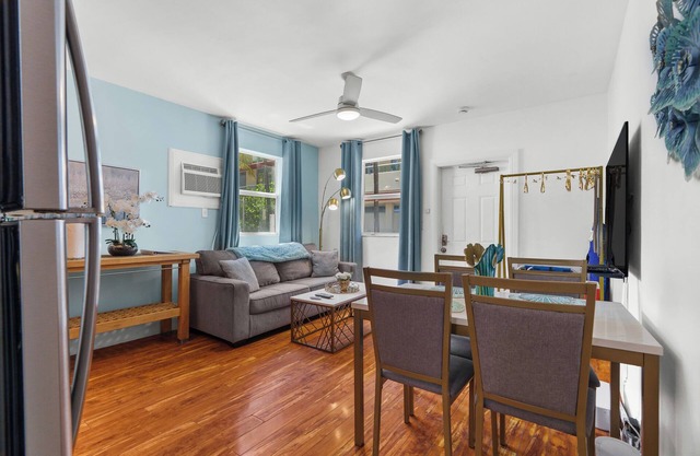 The Pearl BEACHSIDE Suite #9 ON BEACH + BROADWALK