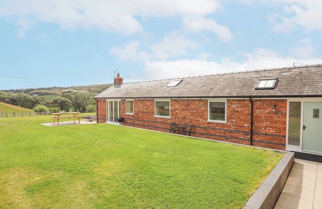 THE PIGGERY, family friendly, with open fire in Abergele