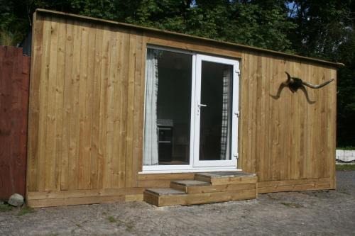 The Pines Cabin - Farm Park Stay