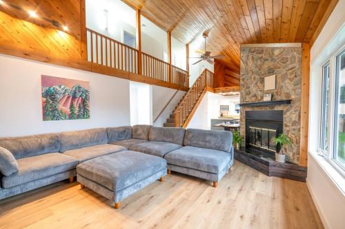 The Pines on 15th Ave - Hot Tub, BBQ