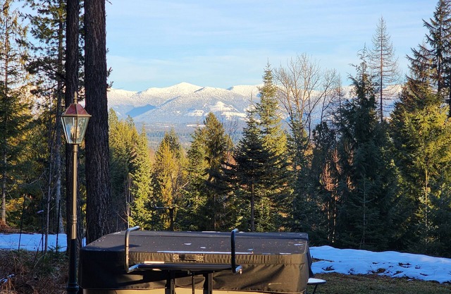 The Play House in beautiful Selle Valley,n 4 Guests, 1 Bedroom. 1 Queen Futon.