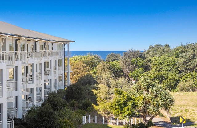 The Pool Resort Kingscliff - 2B Dual Key (7311/12) - Holiday Management Co.