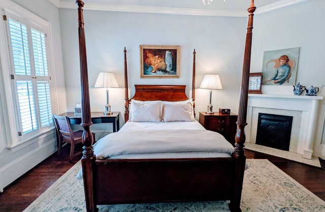 The Putnam Room at The Town House Inn