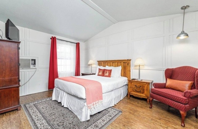 The Ranch House Motel - The Agarita Room