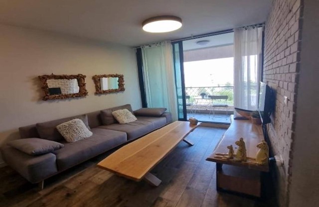 The Resort House - Amazing 3BD Holiday Apartments for Families and Couples.