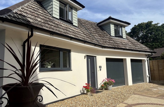 THE RETREAT, family friendly, country holiday cottage in Ferndown