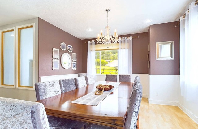 The Ridge PNW with hot tub!