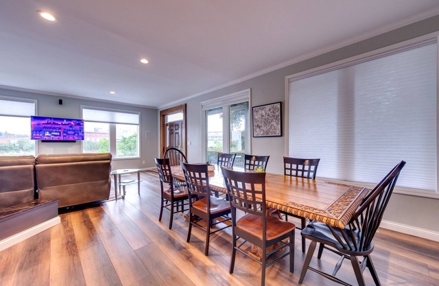 The RiverHaus: Skyline Views, 5mins to DT Cincy