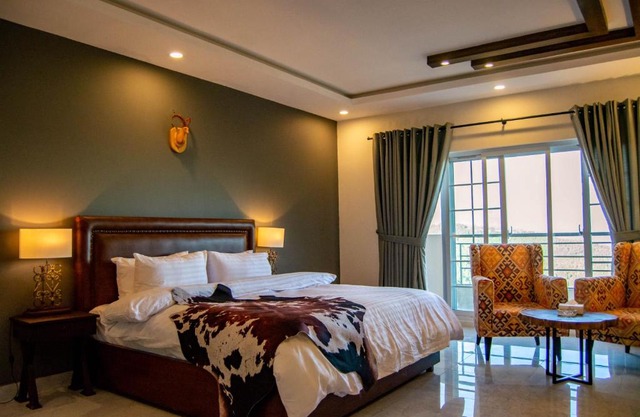 The Roomy Lodge, Murree