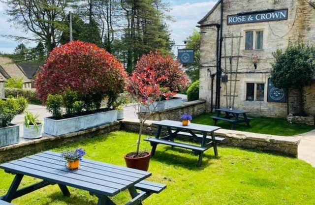 The Rose & Crown Farmhouse Kitchen