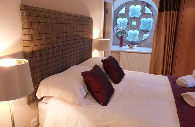 The Ross, apartment in former monasterty on the shores of world famous Loch Ness