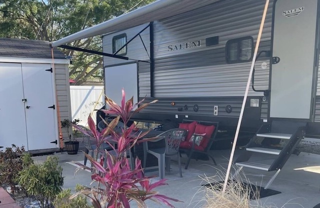 The Salty Camper FL- Relax in paradise