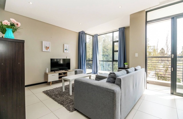 The Sapphire @Vantage - Spacious Apt in Rosebank