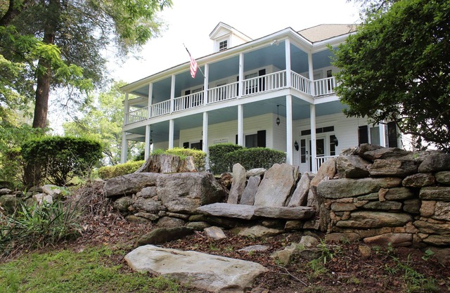 The Sautee Inn Bed & Breakfast