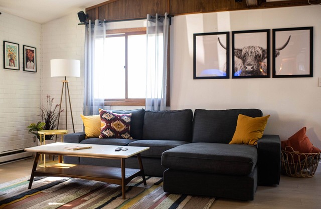 The Sawyer House- Entire Home in the Heart of Sawyer