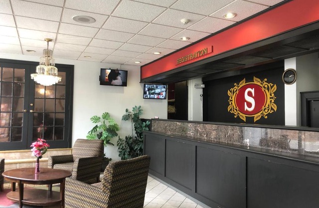 The Schenectady Inn & Suites