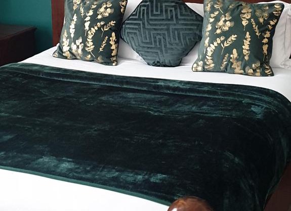 The Shakespeare Deluxe Hotel and Caribbean Restaurant Halifax