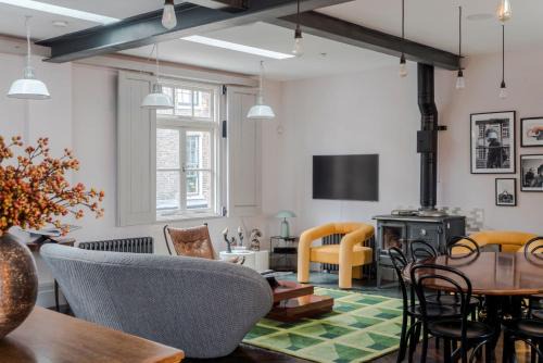 The Shard-View Shindig - Borough - by Frankie Says