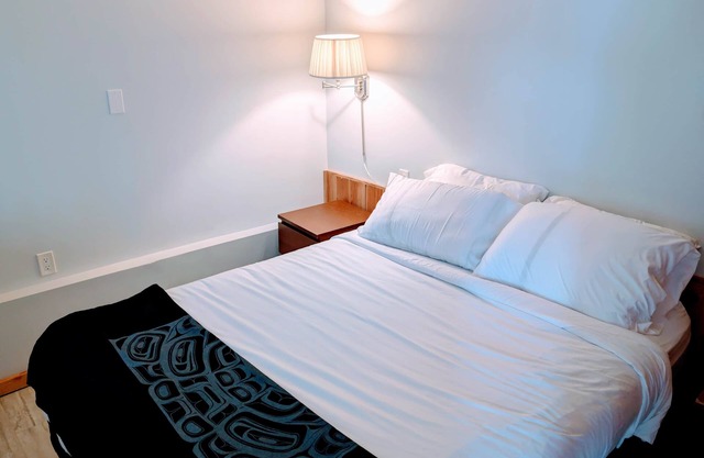 The Sitka Suite, Central Apartment, Waterfront, 2 Beds