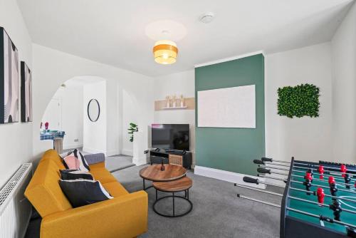 The Sleek Stylish House of Nottingham - Sleeps 5