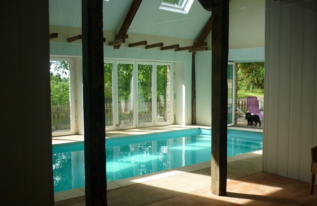 The small coulonge, 18th century farmhouse with private indoor pool