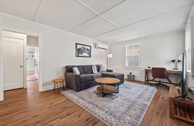 The Stables by Saratoga Stays