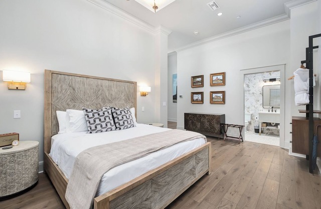 The Steeples Suite | 5 Minutes from I65 | In the heart of Cullman