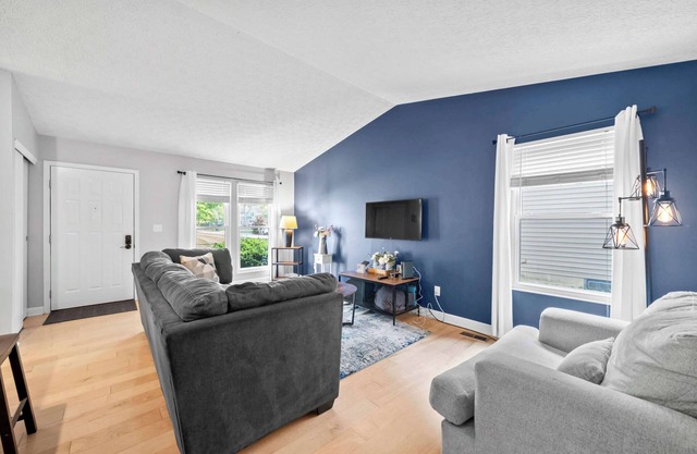 The Suburban Nest – For 6!