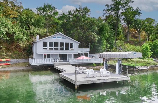 The Sunken Cork - Water's Edge Getaway!