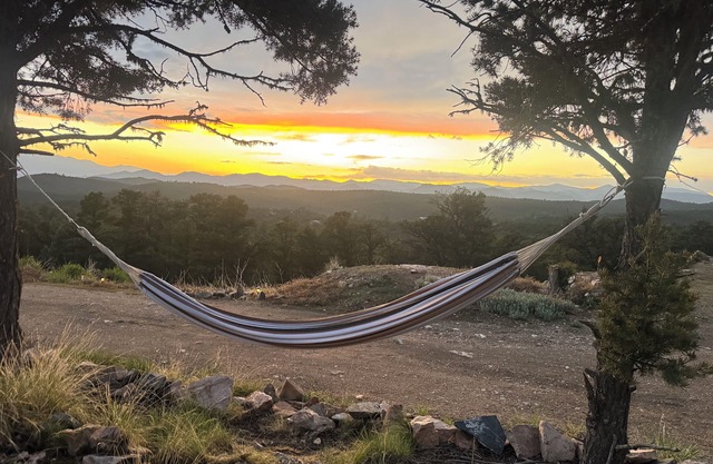 The Sunset Barndo: Relax in the Mountains!