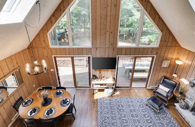 The Sunset Chalet- 5bed* Pool*Ski*Lakes - Big Bass Lake